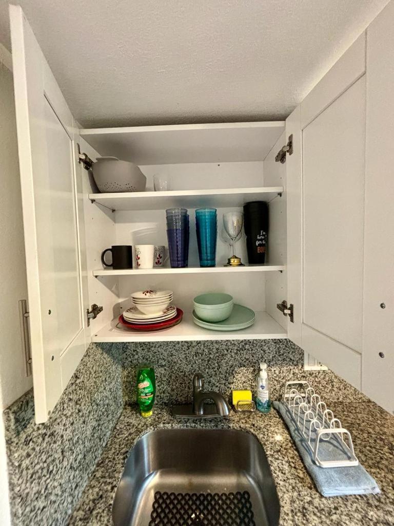 Nice Queen Bedroom - Best Location In Miami - Luggage Storage Service, Parking And Laundry Ngoại thất bức ảnh